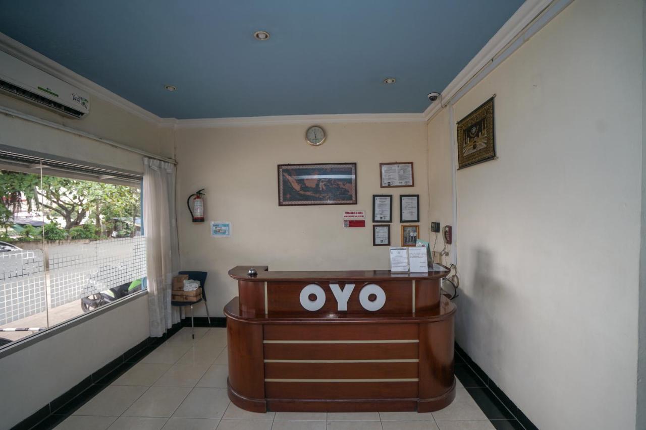 OYO 448 Hotel Central Palembang Buitenkant foto